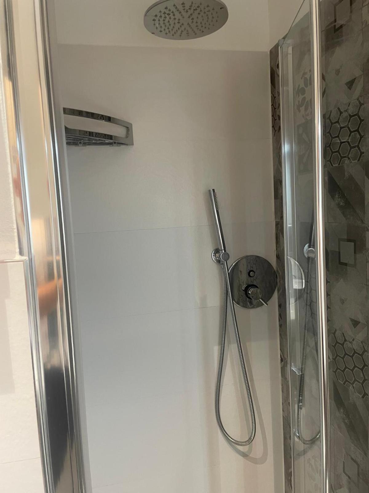 Drooms 4,0 Domotic Smart Self 24H,7 Vicino Treni Porta Susa E Centro Storico Turin Exterior foto