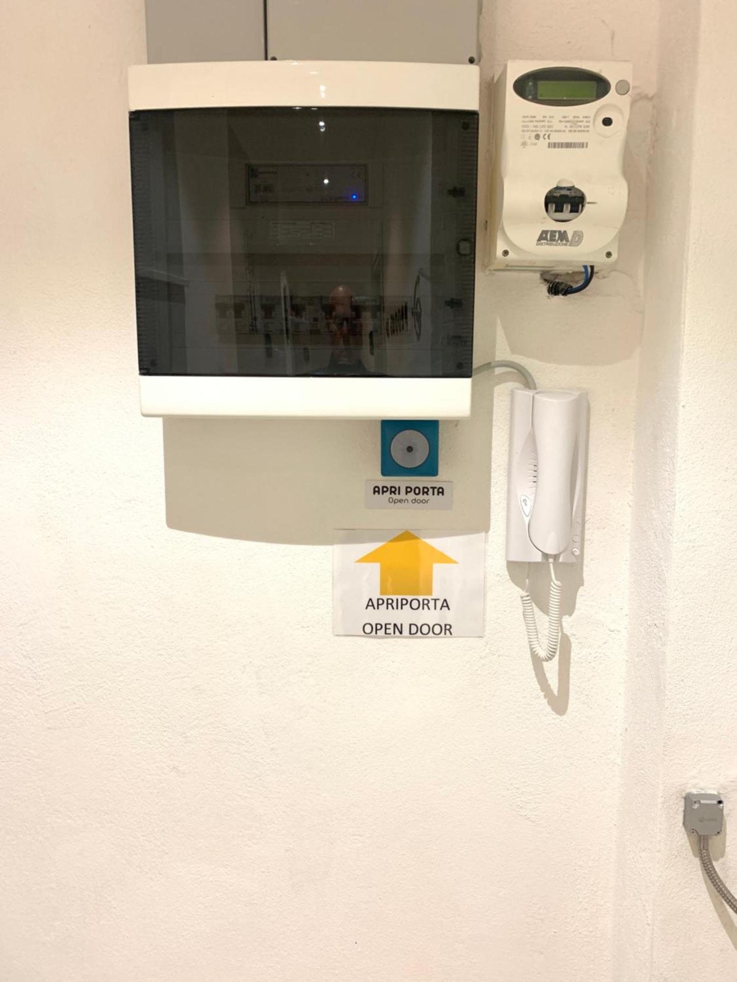 Drooms 4,0 Domotic Smart Self 24H,7 Vicino Treni Porta Susa E Centro Storico Turin Exterior foto