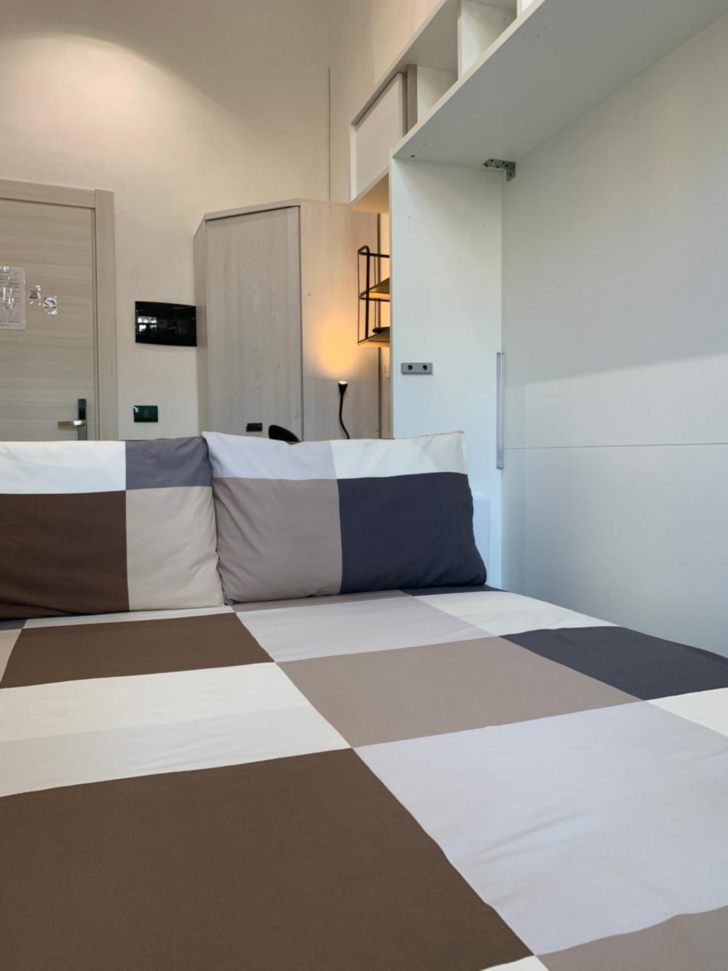 Drooms 4,0 Domotic Smart Self 24H,7 Vicino Treni Porta Susa E Centro Storico Turin Exterior foto